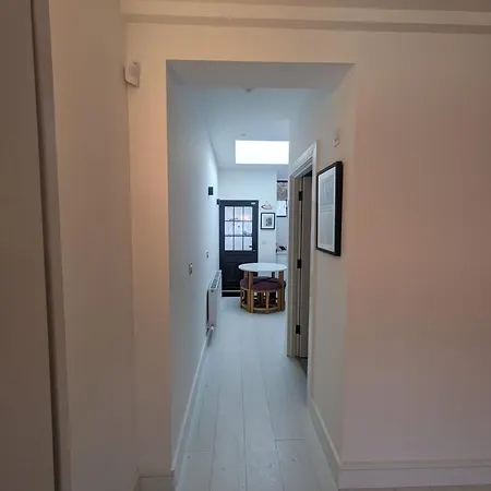 Διαμέρισμα Trendy 2bd City Townhouse *